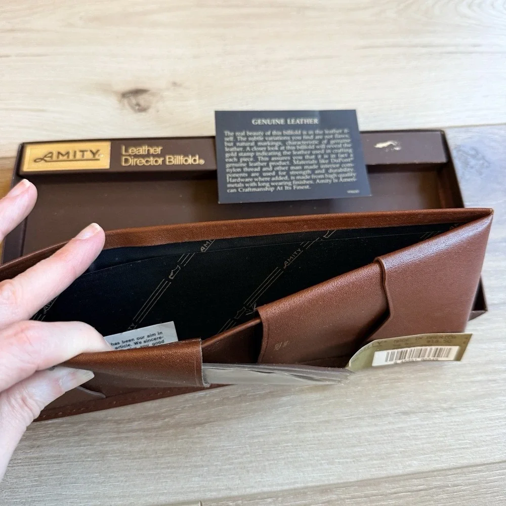 Amity Men's Vintage Leather Billfold Wallet with Box Brown